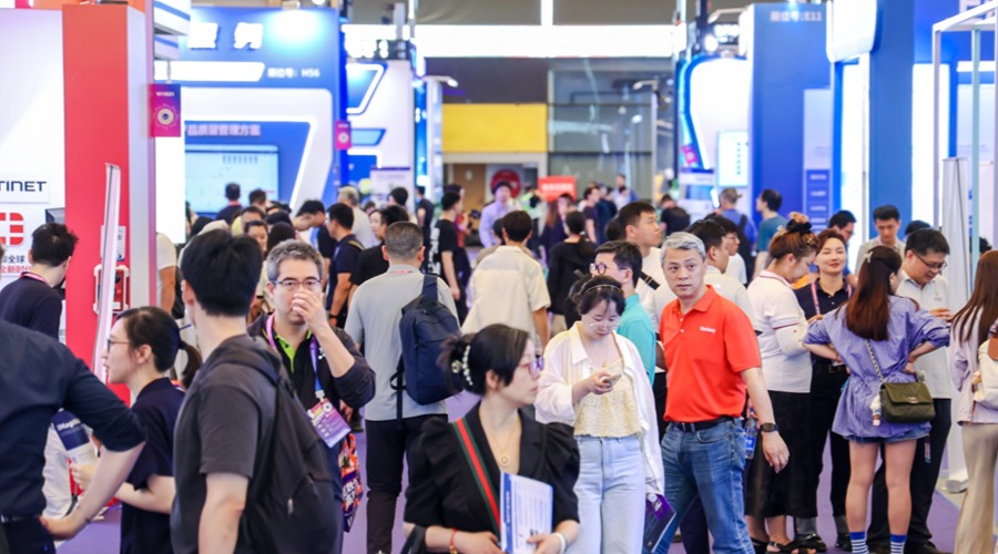 孚盟軟件亮相2025制造業(yè)數(shù)字化博覽會，助力更多外貿企業(yè)數(shù)智化轉型！(圖2)